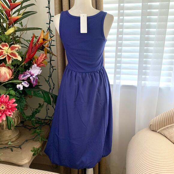 GU (Uniqlo) W'S Bubble Hem Sleeveless Midi Dress in Blue - Picture 8 of 10